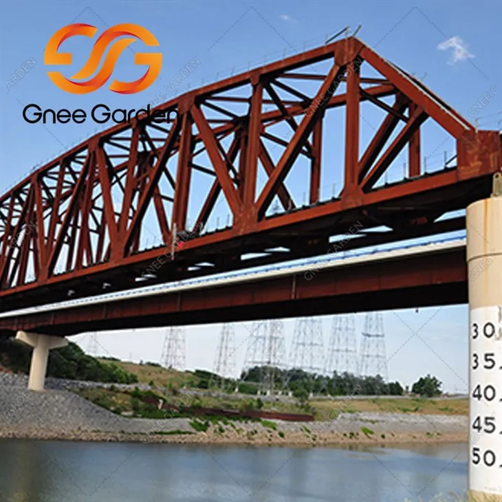 Corten plieno pėsčiųjų tiltas