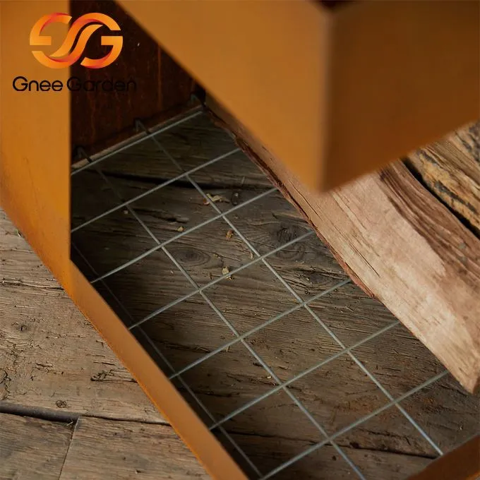 Corten plieno laisvai pastatomas židinys