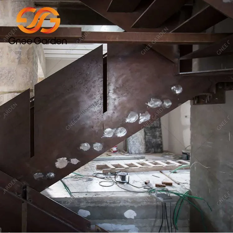 Corten plieno laiptų ir sienų apdaila