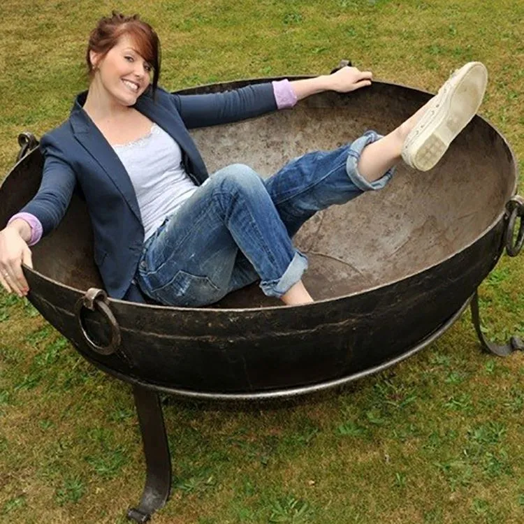 Kaimiškas metalinis ugnies duobė