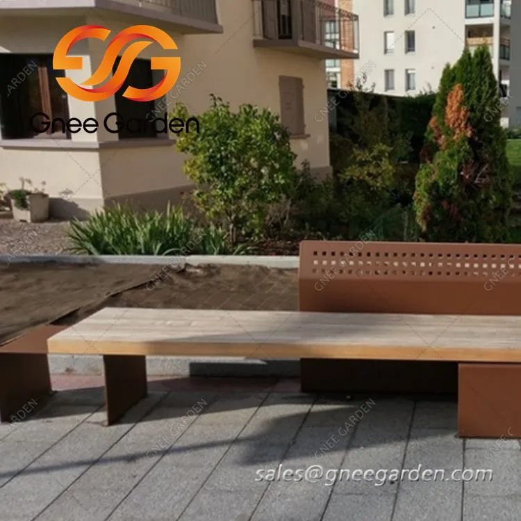 Plieniniai lauko baldai, atsparūs oro sąlygoms